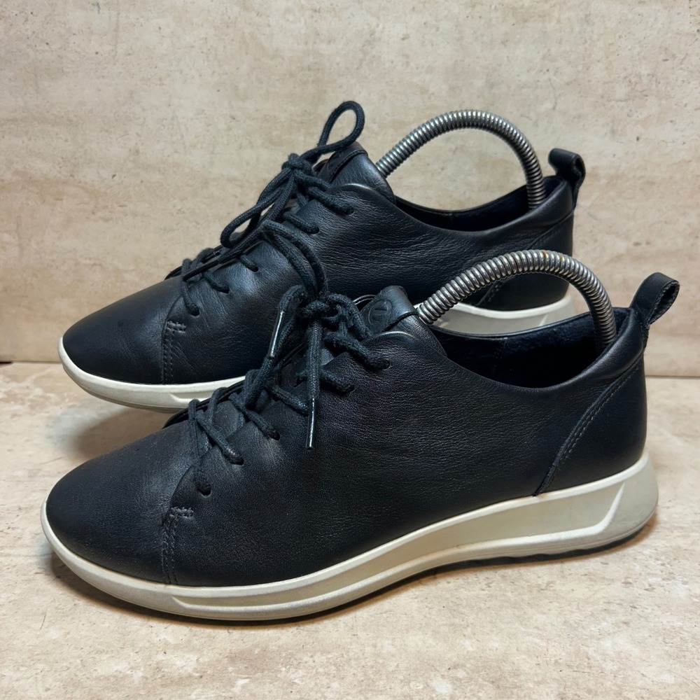 ECCO Soft 7 Black Leather‎ Sneakers Womens 38 US 7 Low Top Lace Up 430003